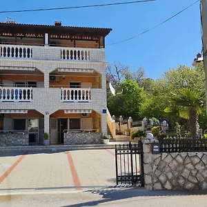 Nef Apartman Pinezići